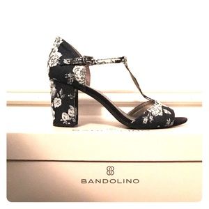 Bandolino navy t strap peep toe, block heel pumps